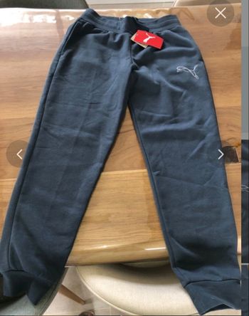 Jogging Puma intérieur molletonné couleur bleu pétrole de taille M neuf à 27 euros