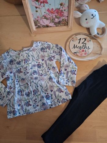 Ensemble pour fille taille 12mois très bon état