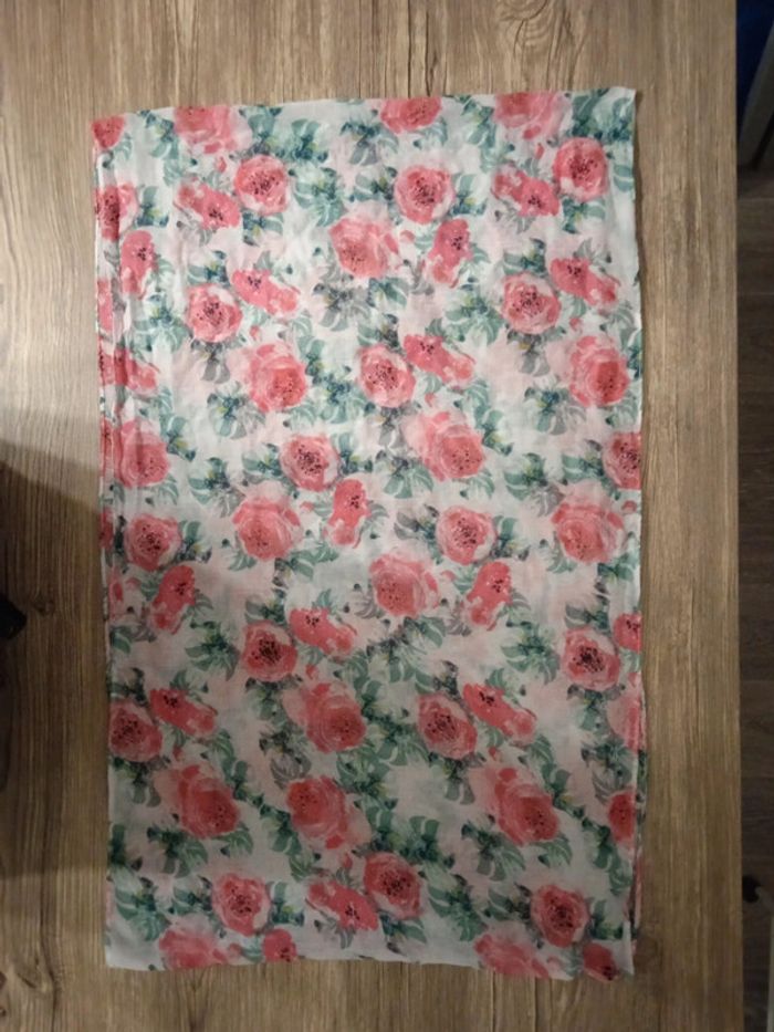 Tour de cou femme largeur 160 cm - hauteur 50 cm