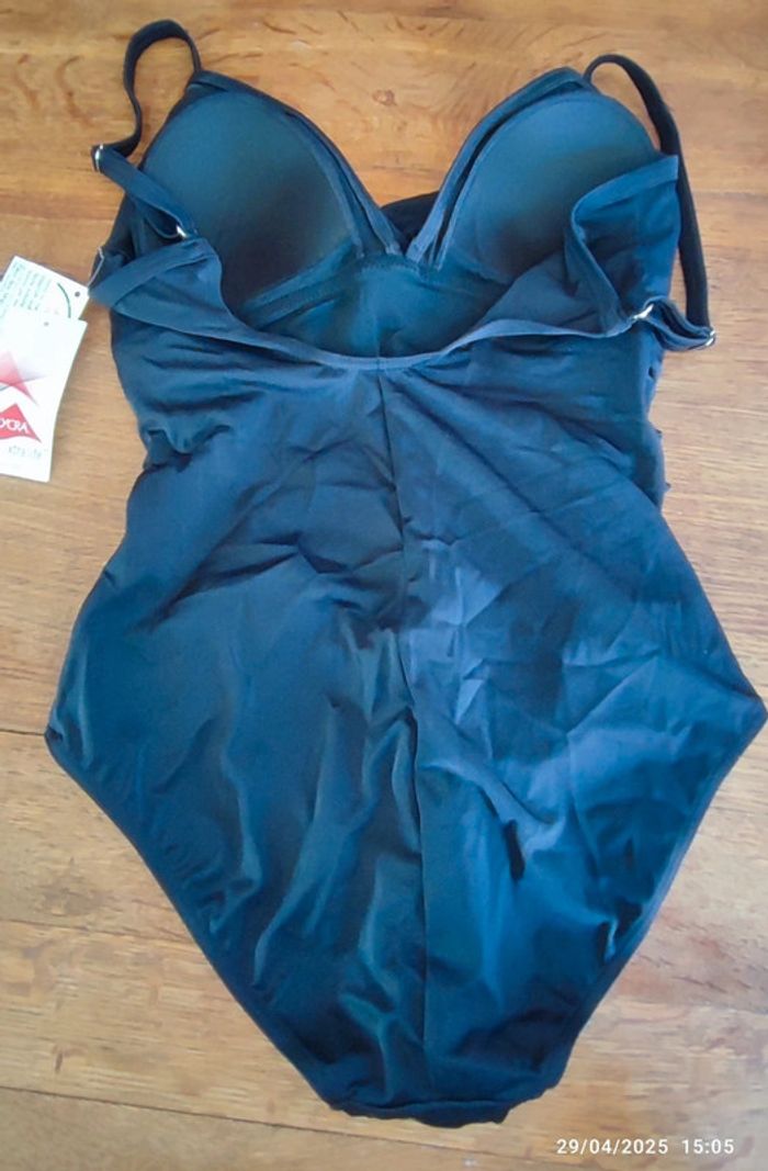 Maillot de bain 1 pièce taille 40 C - photo numéro 2