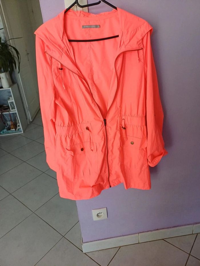 Veste très légère, la matière ressemble à celle d'un K-wai - photo numéro 7