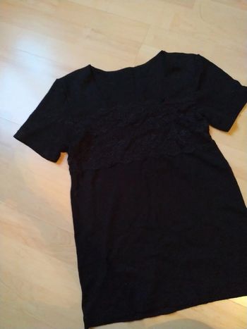 Petit pull chaud taille 36 empiecement dentelle poitrine