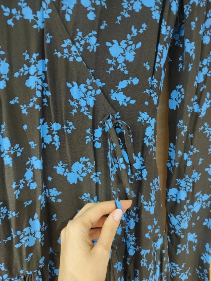 Zara. Robe femme à manches longues imprimée fleurs. Neuve avec étiquettes. - photo numéro 2