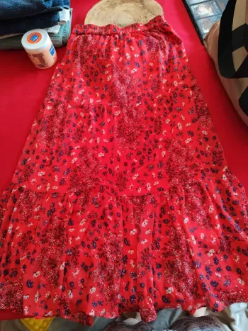 Jupe only rouge à fleur taille 38/40
