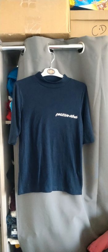 Haut maille côtelée marine avec texte  femme xs kiabi