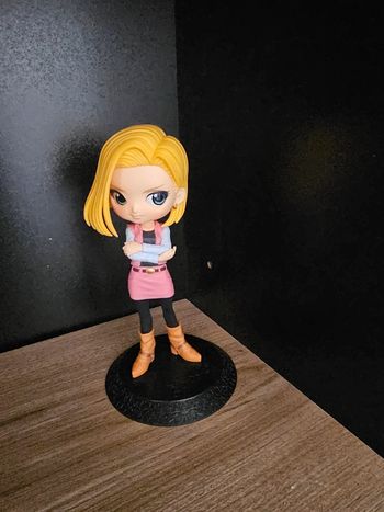 Grande figurine Qposket dragon ball z/ cyborg C-18