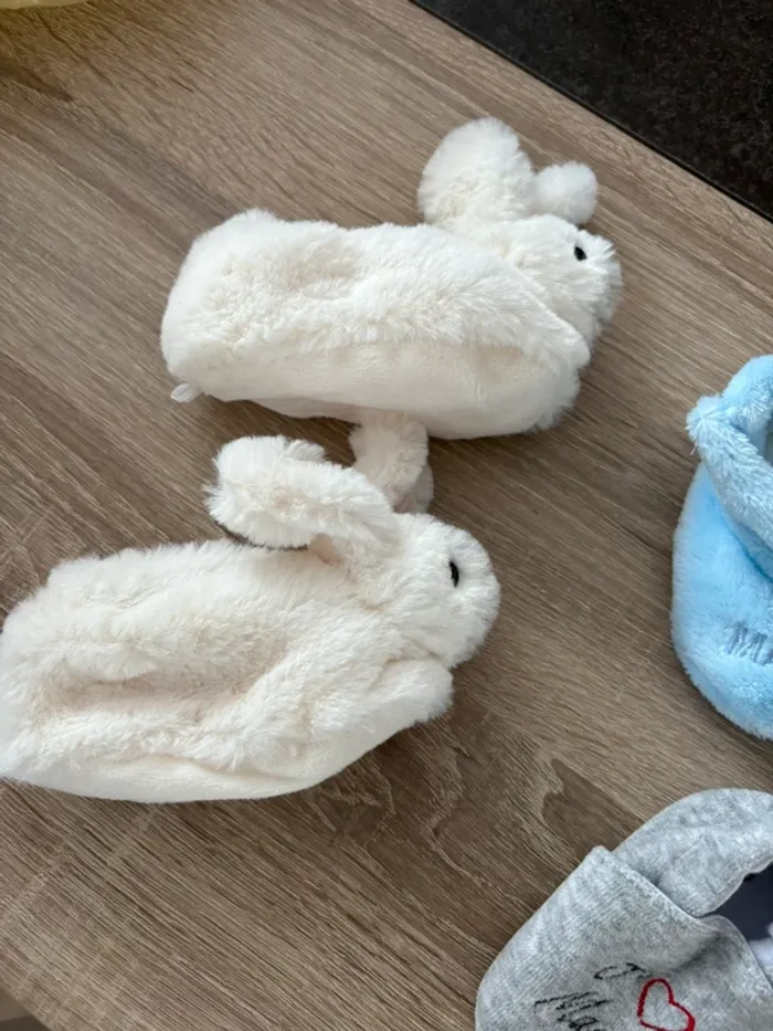 Lot chaussettes et chaussons - photo numéro 3