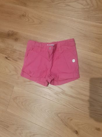 Short fille