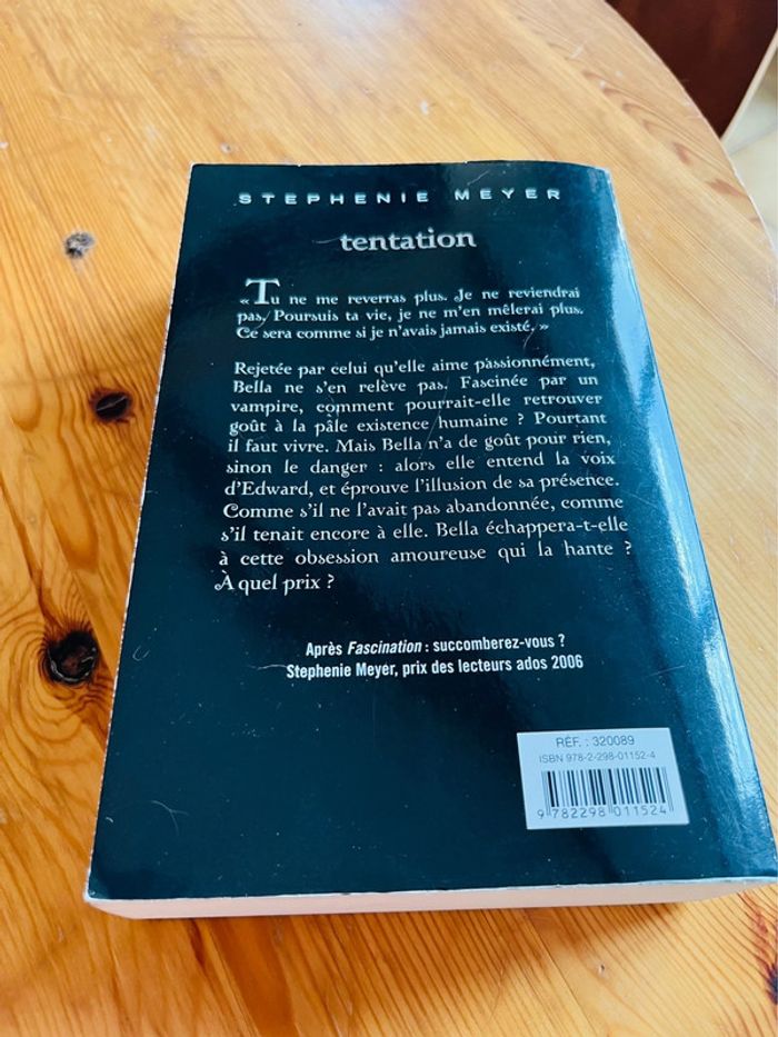 Livre twilight tentation meyer - photo numéro 2