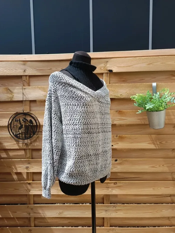 Pull épaules dénudées taille L - photo numéro 3