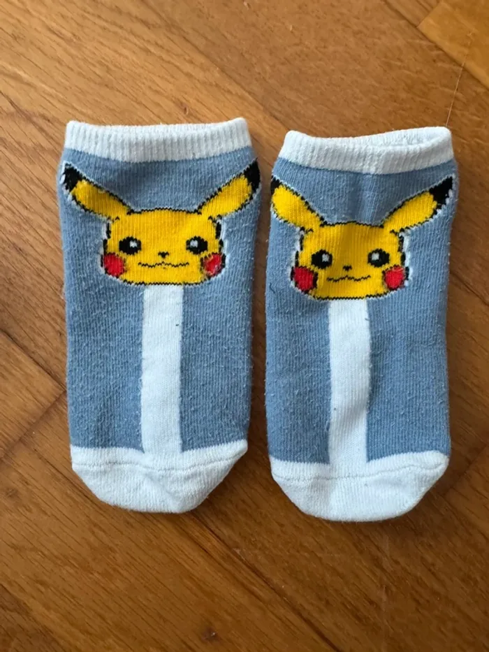 Lot 3 paires de chaussettes Pokémon 23-26 - photo numéro 2