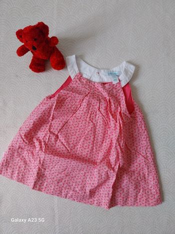 Robe obaïbi taille 9 mois