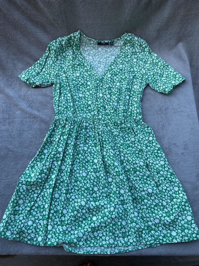 Robe verte manches courtes / Taille M