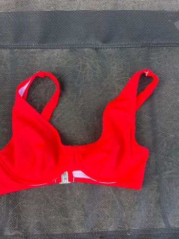 Haut de maillot de bain rouge taille S