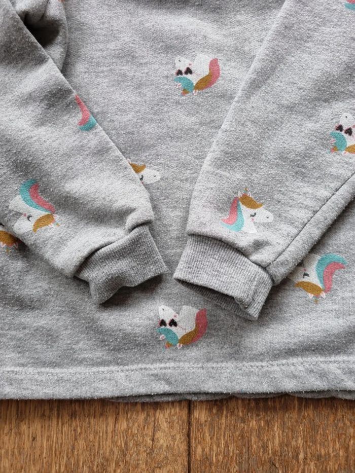 Sweat gris avec motifs licorne - photo numéro 4