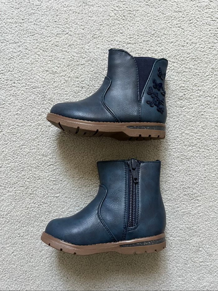 Jolies bottines bleues détail papillon bébé fille pointure 19 - photo numéro 2