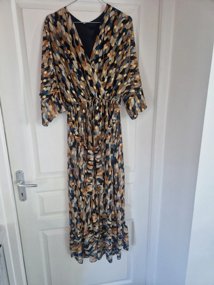 Très jolie robe taille