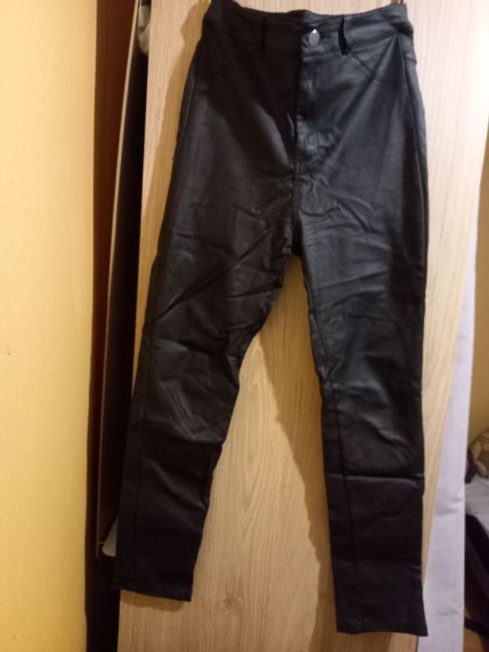 Pantalon simili cuir