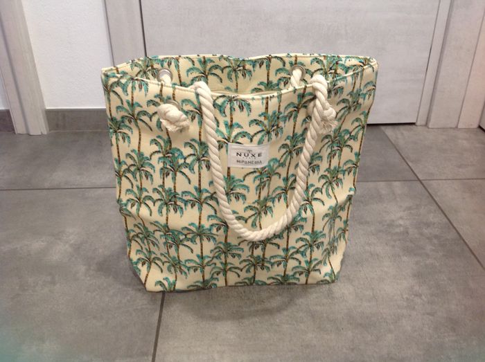 Sac d'été Nuxe et Hipanema motifs tropicaux