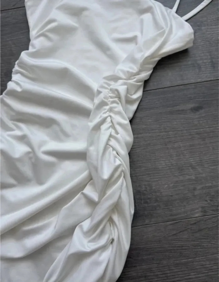 Mini robe blanche Shein taille S ou 36 - photo numéro 2