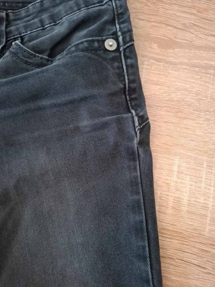 Jean Levis demi curve taille 25 - photo numéro 3