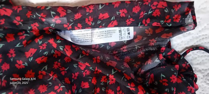 Blouse en voile col en V imprimé fleurs noir et rouge femme M bershka - photo numéro 18