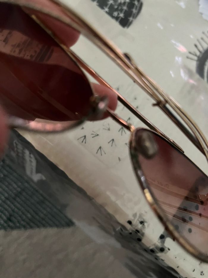 Lunettes de soleil - photo numéro 4