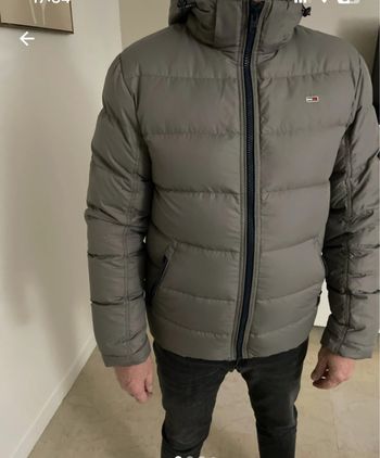 Doudoune, Tommy hilfiger taille L. Très bon état 80 €.