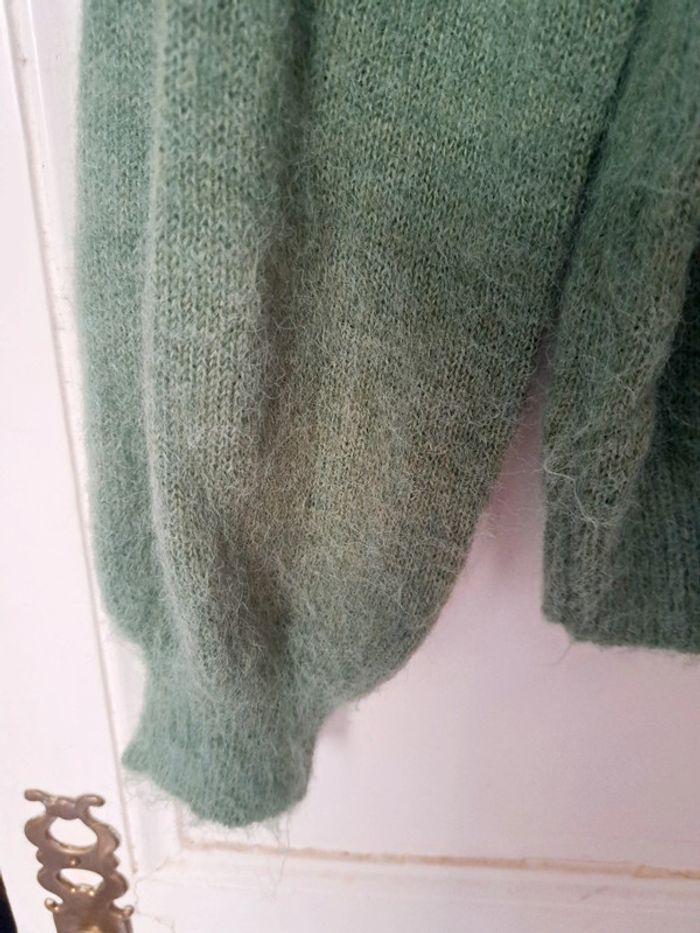 Joli pull col V en maille effet mohair. - photo numéro 4