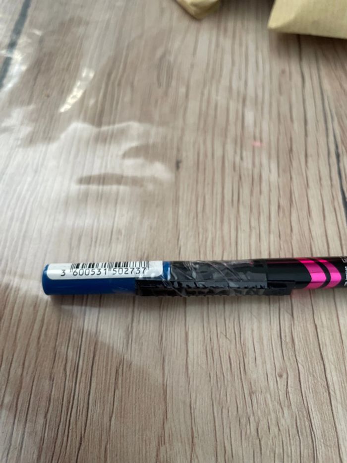 4. Crayons. Maquillage. N°16 - photo numéro 3