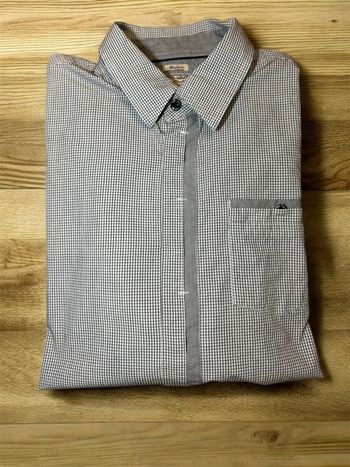 Chemise à carreaux