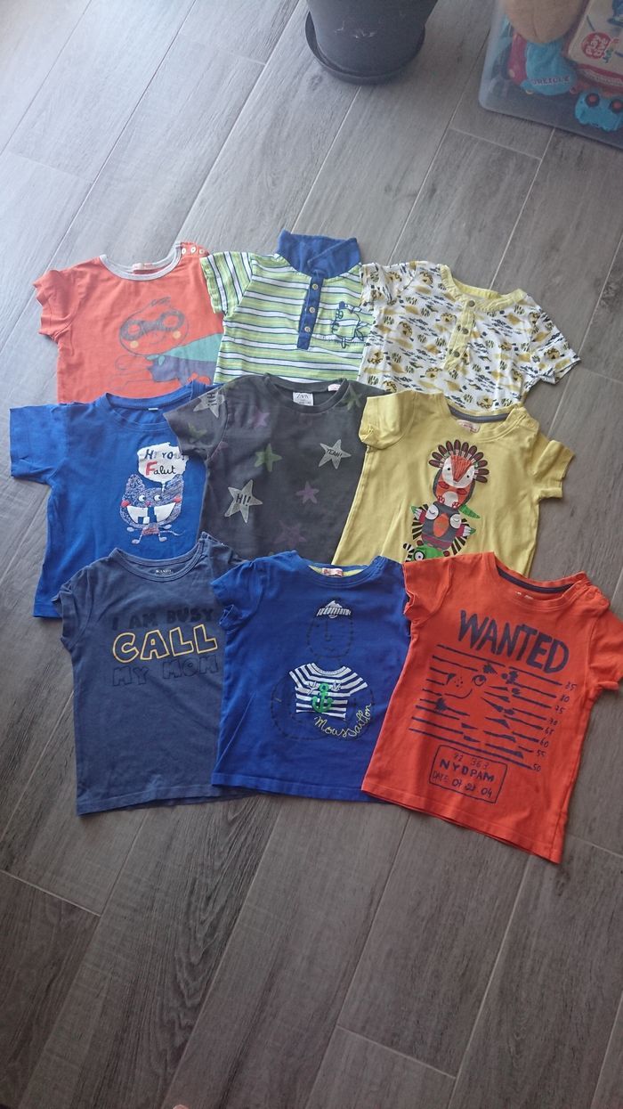 Lot tee shirt manches courtes  24 mois.