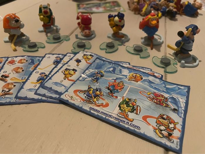 Série Complète 6 Figurines Kinder hockey sur Glace (2008) + BPZ très Bon État
