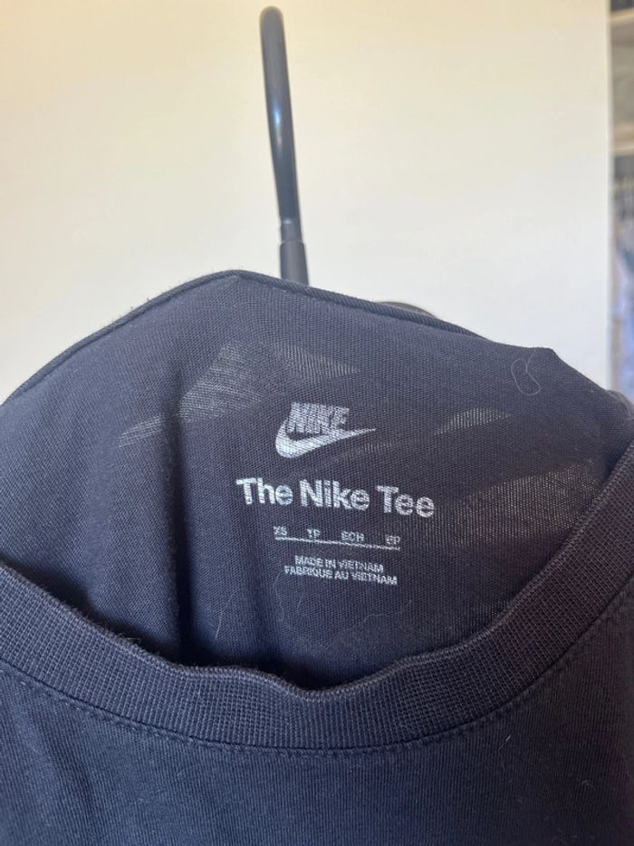 T-shirt, The Nike tee taille xs noir - photo numéro 3