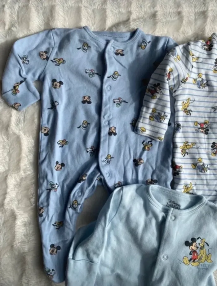 Lot pyjamas Disney primark - photo numéro 3
