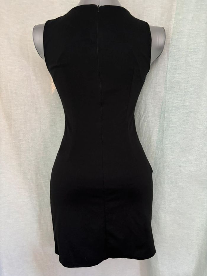 Belle petite robe fourreau style retro noire avec dentelle et ceinture dorée S - photo numéro 3