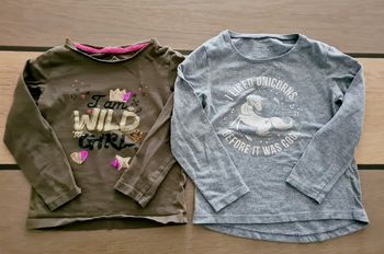 Lot de 2 tee shirt en bon état 5 ans