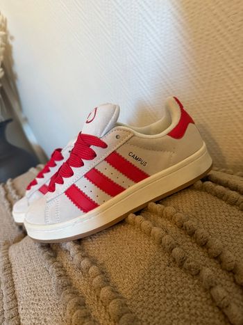 Campus beige et rouge