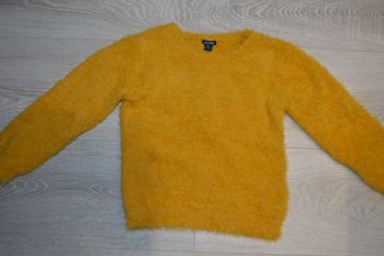 Pull peluche Kiabi 5 ans jaune moutarde