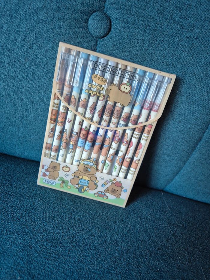 Lot Capibara – Trousse Pinch It! + Stylos Effaçables ! - photo numéro 2