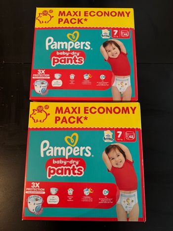 124 couches Pampers taille 7 