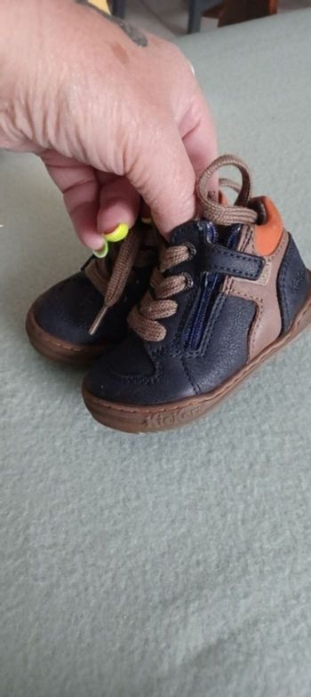 Très belle paire de bottines bébé garçon Pointure 18
