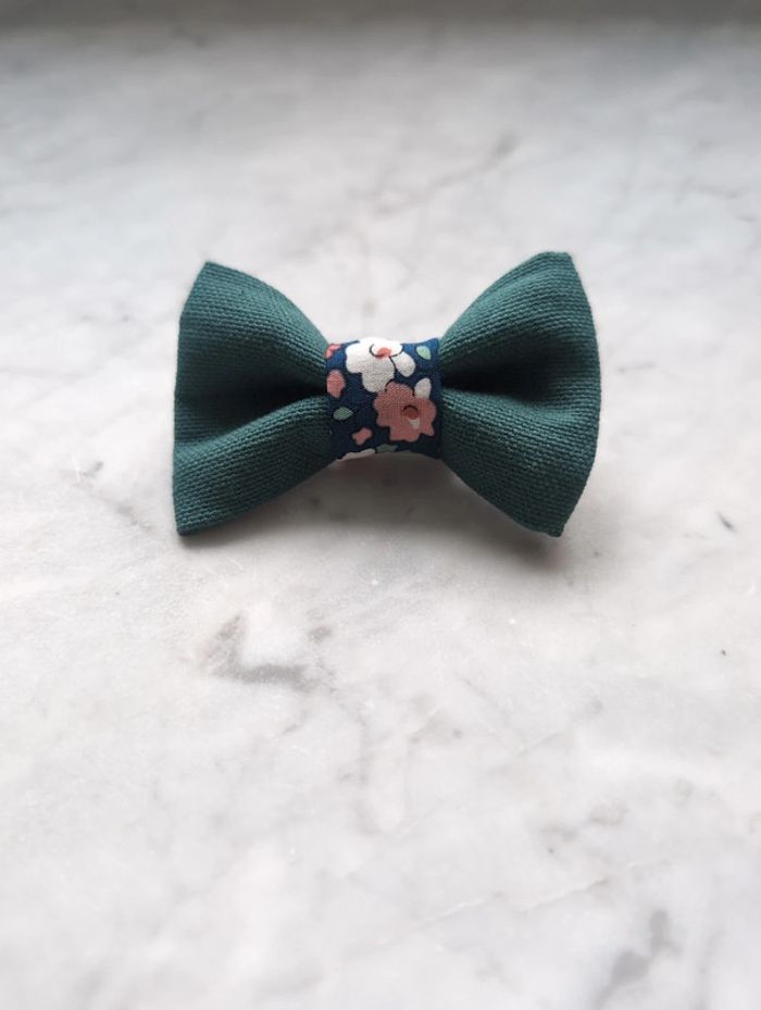 Noeud barrette fait main liberty/vert