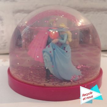 Boule à neige disney la belle au bois dormant