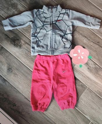 Magnifique ensemble jogging nike 6/9 mois 🤟