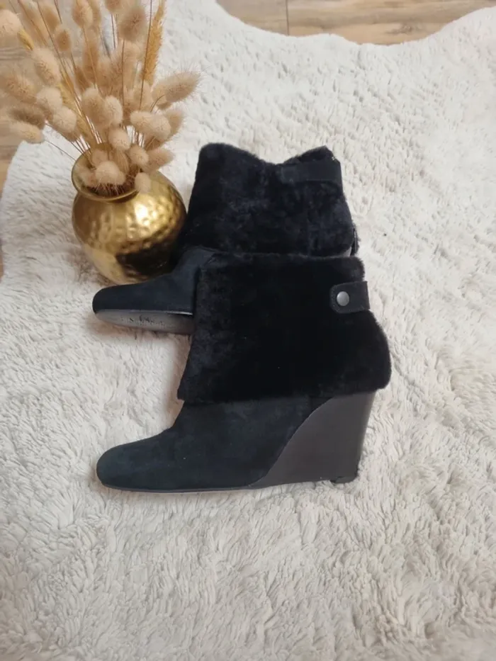 Bottines fourrures Minelli taille 38 - photo numéro 2