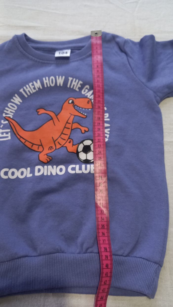 Sweat Dino foot 104 cm neuf - photo numéro 6