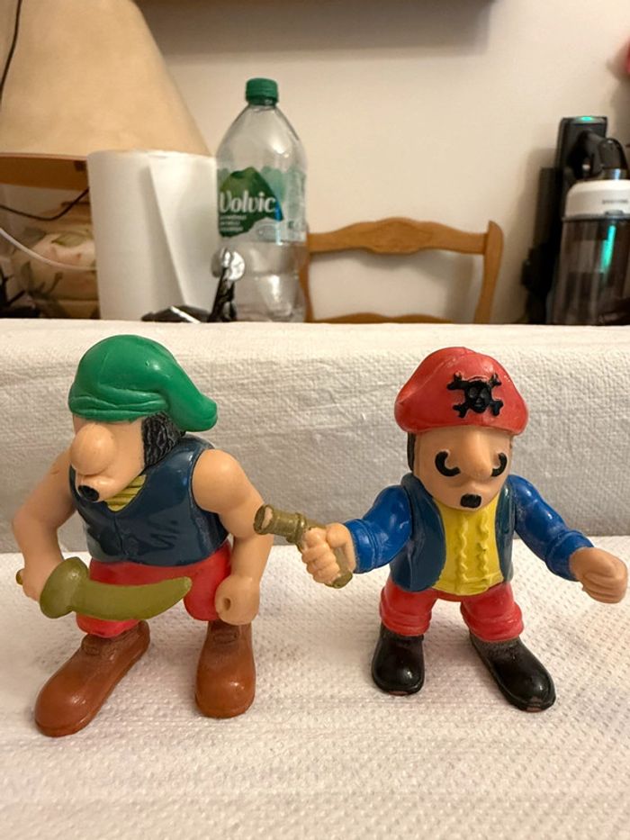 Lot 5 Figurines Vintage : 4 Pirates + 1 Chevalier - photo numéro 12