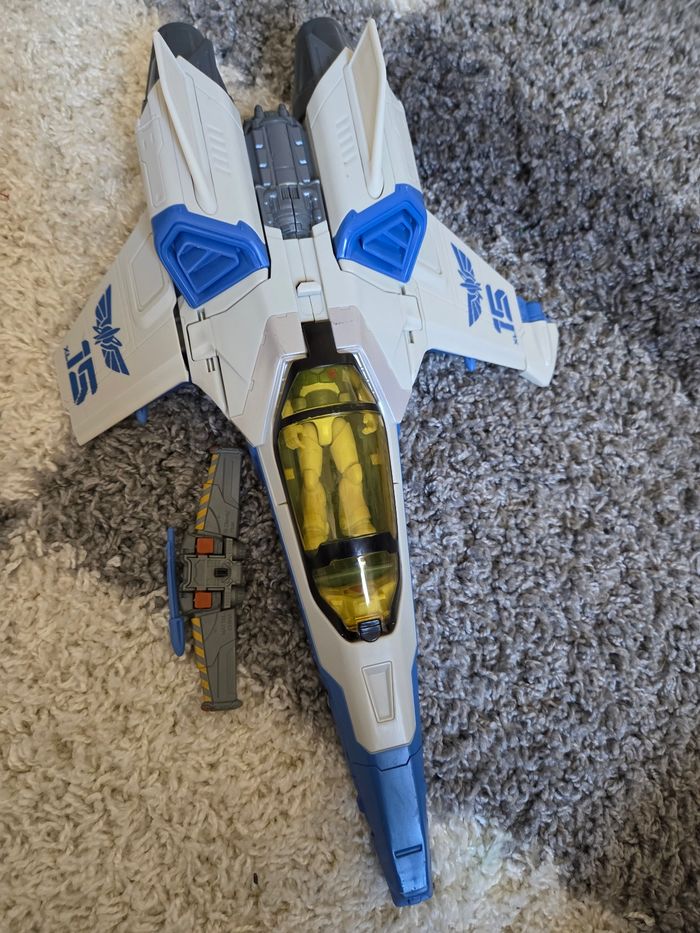 Avion buzz l'éclair