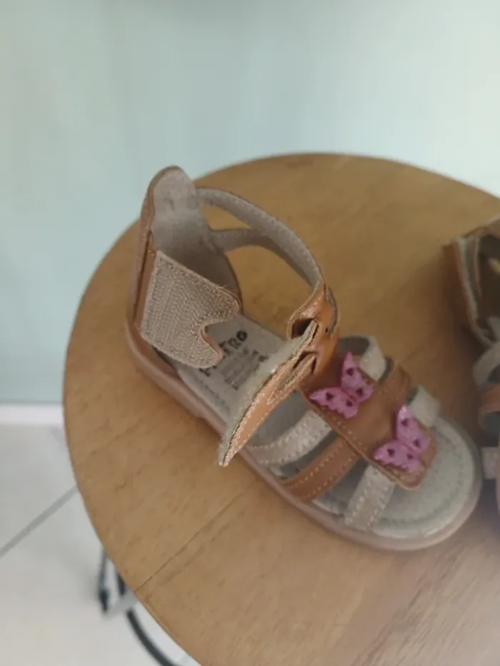 Sandales vrai cuir très bon état - photo numéro 3